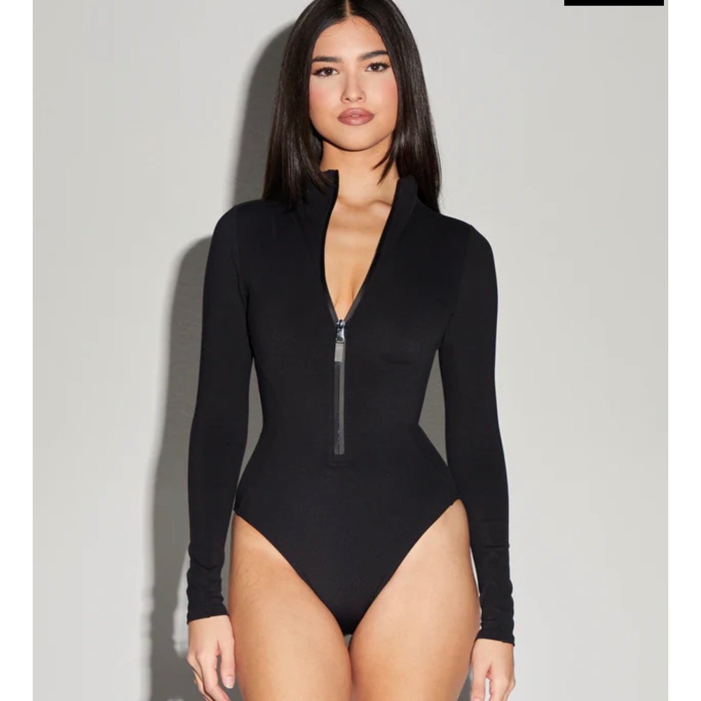 TA3 Swim Hi-Cut Long Sleeve One Piece Swimsuit Black Lace Up Back 3X RL NWOT